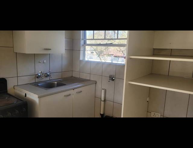 2 BEDROOM TOWNHOUSE FOR SALE IN VERWOERDPARK